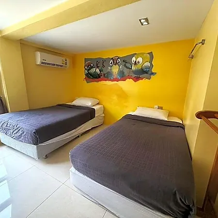 Sukhum Khaosan Au Bon Hostel